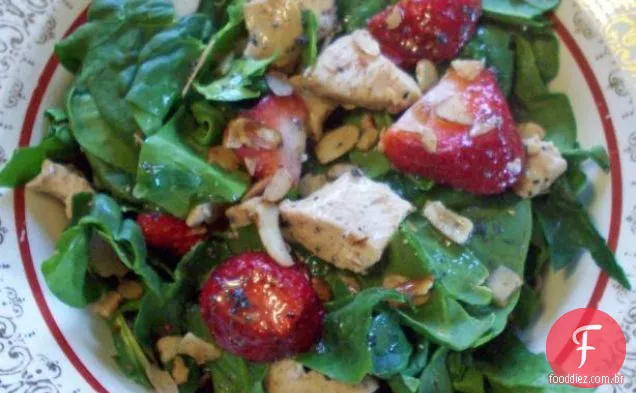 Salada De Espinafre de frango e morango