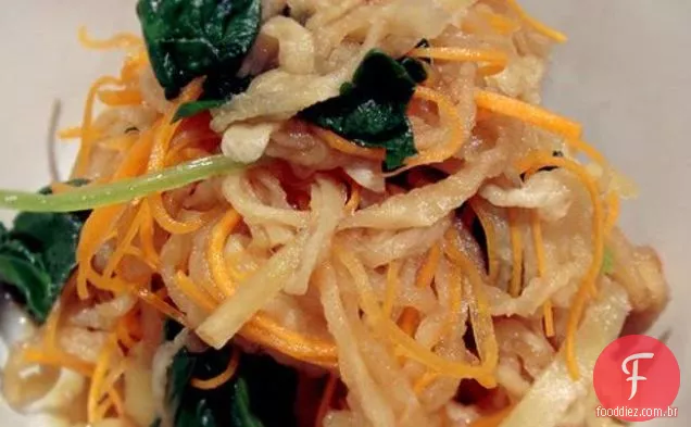Salada De Rabanete Pepino E Daikon Com Hijiki