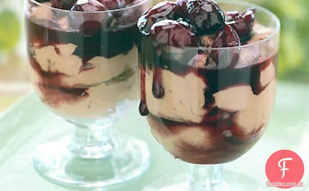 Chocolate rápido-Mousse De Canela com cerejas