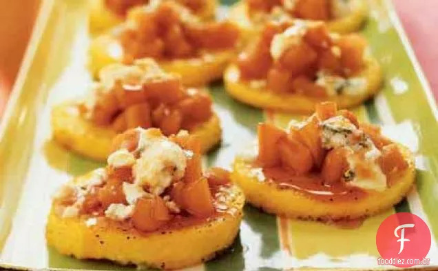 Polenta com marmelo escalfado e queijo azul