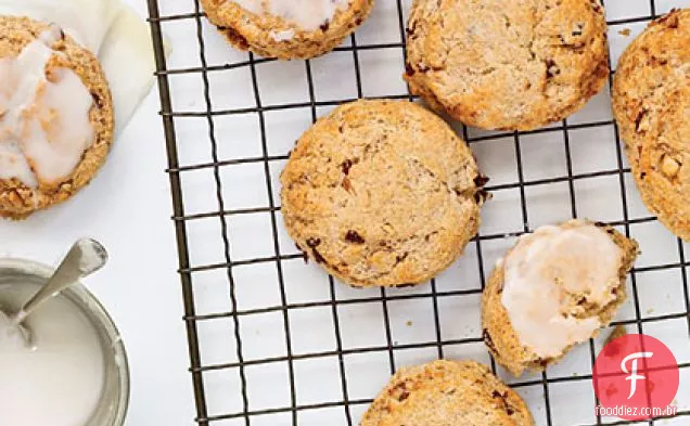 Amêndoa torrada e cereja Scones