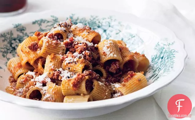 Rigatoni com carne de porco picante ao estilo Calabrese Ragù