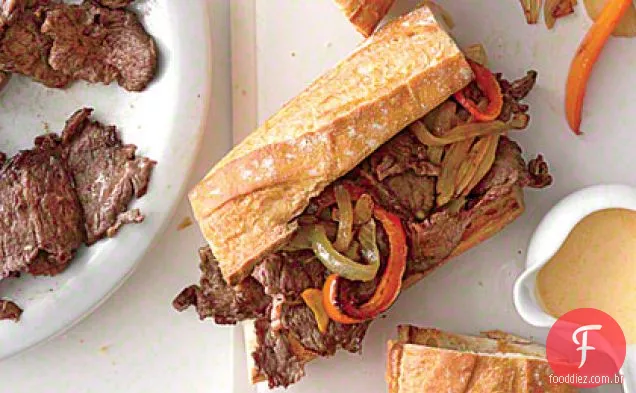 Sanduíches De Cheesesteak De Costela Curta