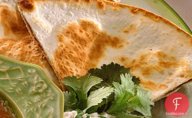 Quesadillas Refried do feijão-e-milho