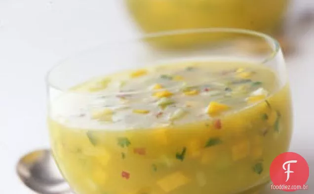 Sopa refrigerada de manga e pepino