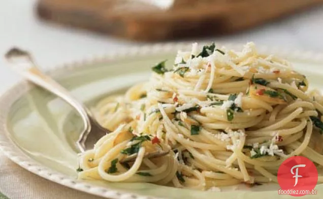 Spaghettini com óleo e alho