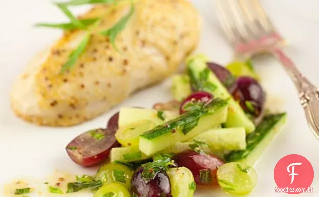 Frango Com Salada De Uva, Pepino E Estragão