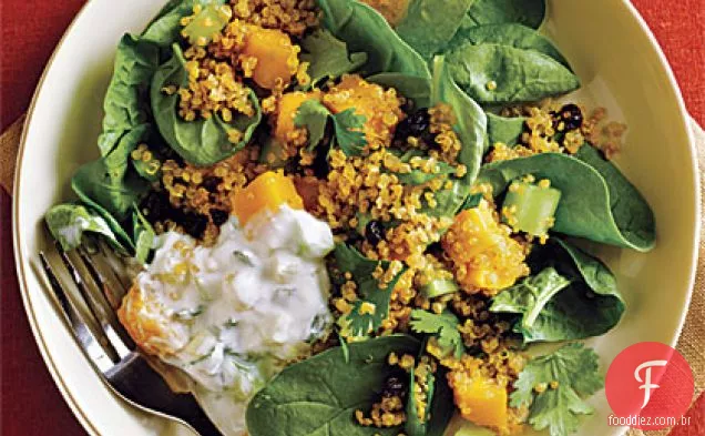 Salada Curried Quinoa com pepino - hortelã Raita