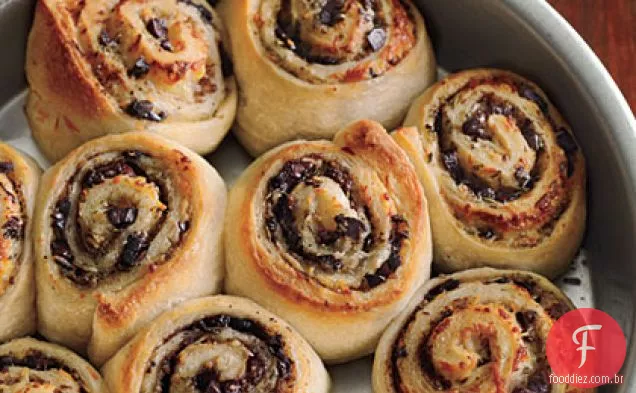 Fácil Asiago-Olive Rolls