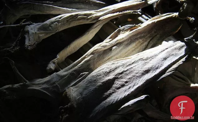 Cozinhe o planejador de festas do livro: Bacalhau com passas e ameixas