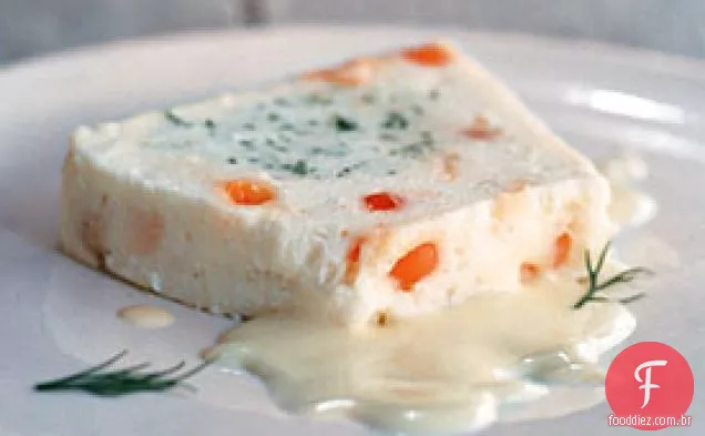 Terrina de peixe branco com ovas de salmão e endro
