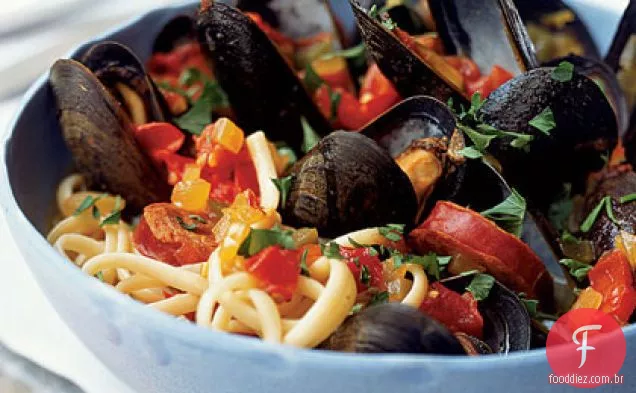 Chouriço-Tigela De Macarrão Mexilhão