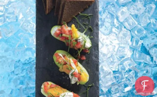 Barcos De Salmão E Pepino