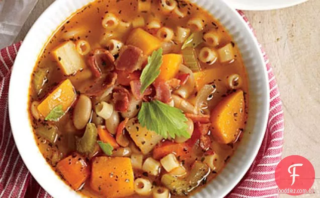 Minestrone vegetal de raiz com Bacon