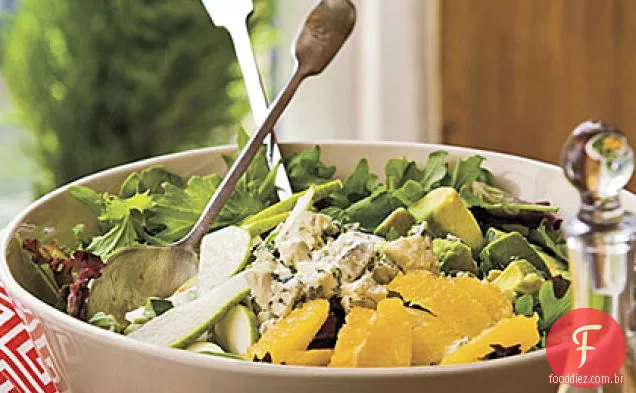 Salada de manjericão e queijo azul
