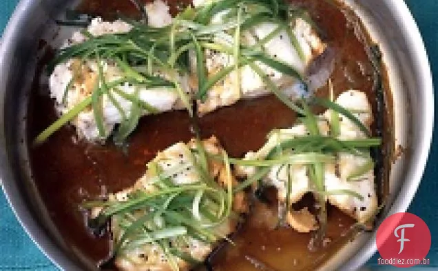 Bacalhau Cozido No Vapor Com Gengibre E Cebolinha