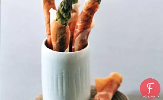 Espargos envoltos em Prosciutto com manteiga de trufas