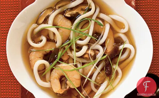 Sopa de Udon com camarão