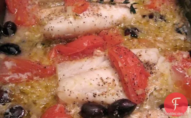 Bacalhau Com Alho-Poró, Tomate E Azeitonas