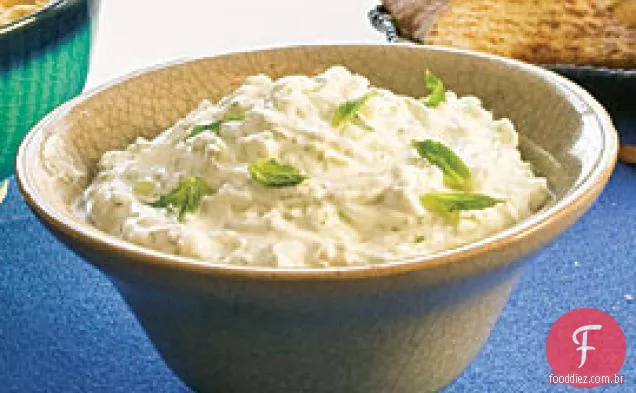 Molho de pepino-iogurte (tzatziki)
