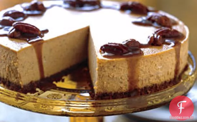 Cheesecake de abóbora temperada com molho de caramelo-Bourbon