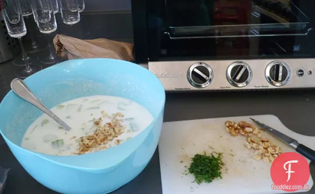 Diliana's Tarator (sopa fria búlgara)