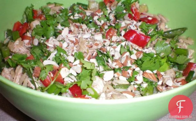 Salada de frango e Orzo de inspiração asiática