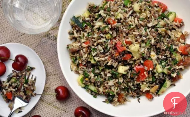 Salada De Arroz Selvagem Doce E Salgada