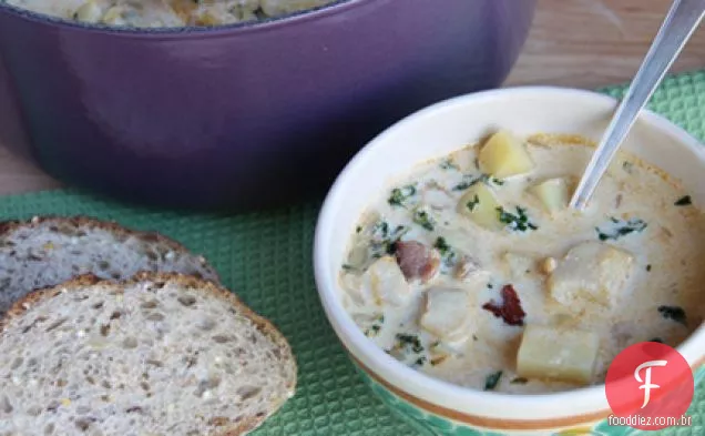 Sopa De Bacalhau Com Couve E Batatas Douradas Yukon