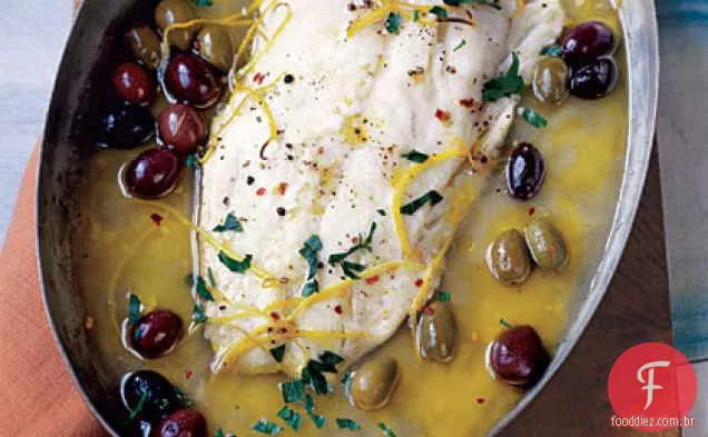 Bacalhau do Pacífico assado com azeitonas e limão