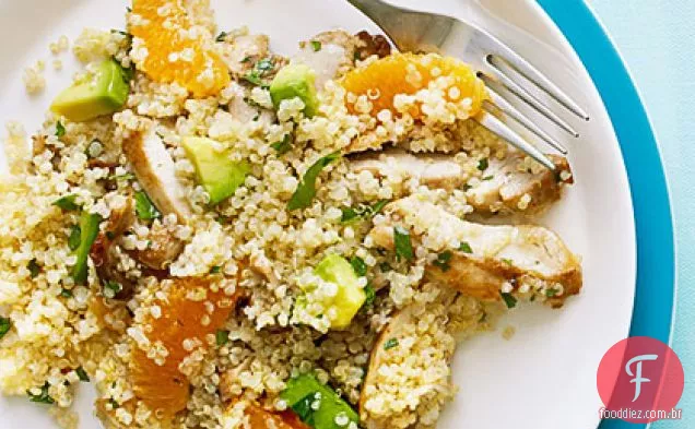 Salada de Quinoa com frango, abacate e laranjas