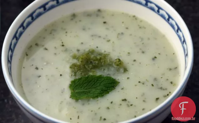Sopa De Melão Sharlyn Com Pepino Chile Gelo
