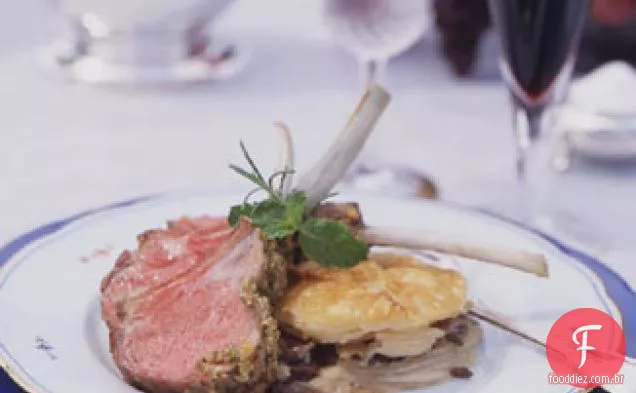 Mostarda e erva Crusted Rack De Cordeiro
