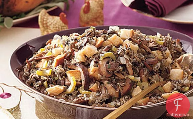 Recheio selvagem do arroz e do cogumelo do lento-Fogão