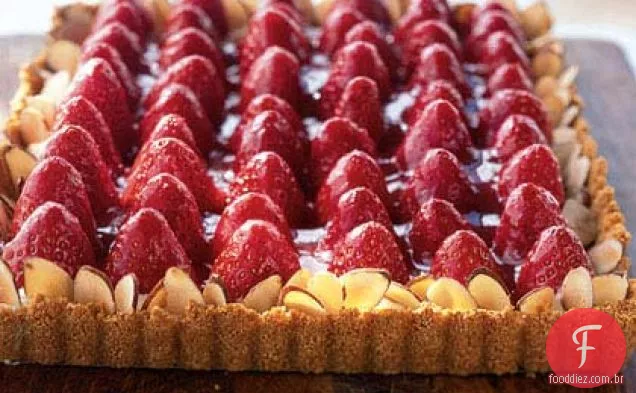 Torta De Creme De Morango E Amêndoa
