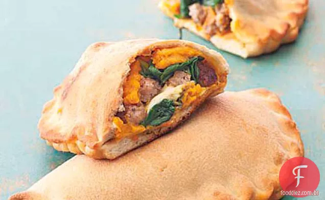 Abóbora, salsicha e espinafre Calzone