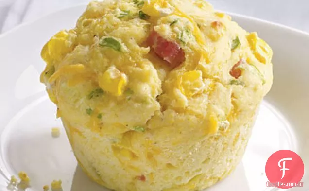 Muffins de milho com presunto e queijo