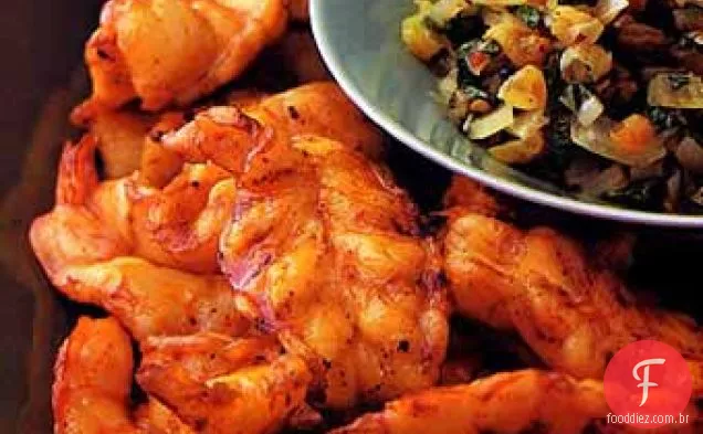 Camarão grelhado estilo Tandoori com Chutney de hortelã