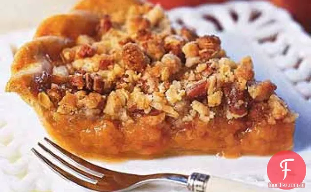 Peaches-and-Cream Streusel Pie