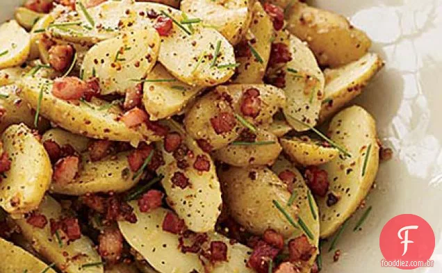 Salada de batata quente com Pancetta e molho de manteiga marrom