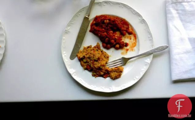 Berinjela Temperada Com Ervilhas E Iogurte