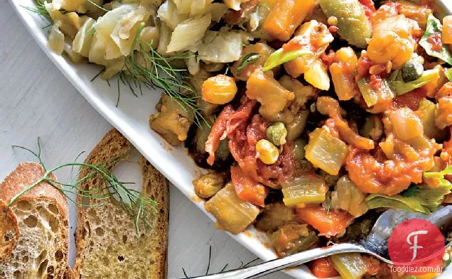 Caponata de berinjela com passas douradas