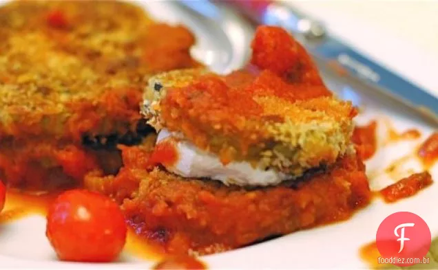 Pilhas Assadas Do Queijo Da Cabra Da Berinjela