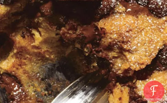 Dulce De Leche e pudim de pão com pedaços de Chocolate