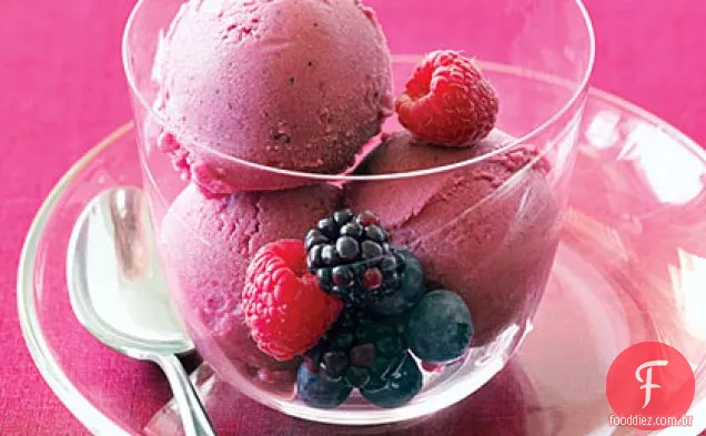 Três Berry Buttermilk Sherbet