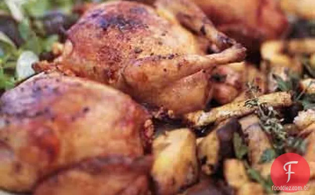 Crostas assadas com Porcini e salada de pão Country