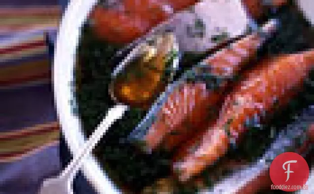 Salmão grelhado e berinjela com Erva-doce pepino Relish