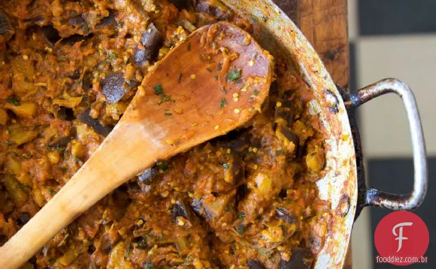 Receita Picante De Salada De Berinjela, Tomate E Alho