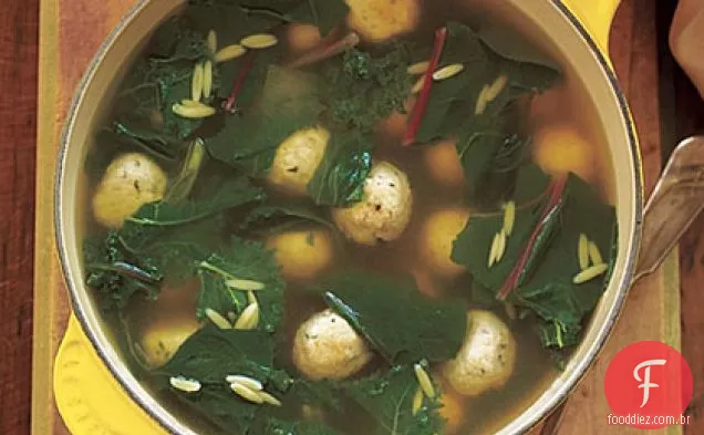 Sopa de Almôndega e verduras de frango