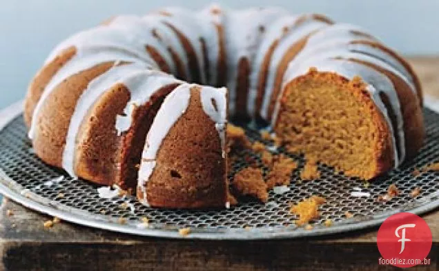 Bolo Bundt de especiarias de abóbora com glacê de leitelho